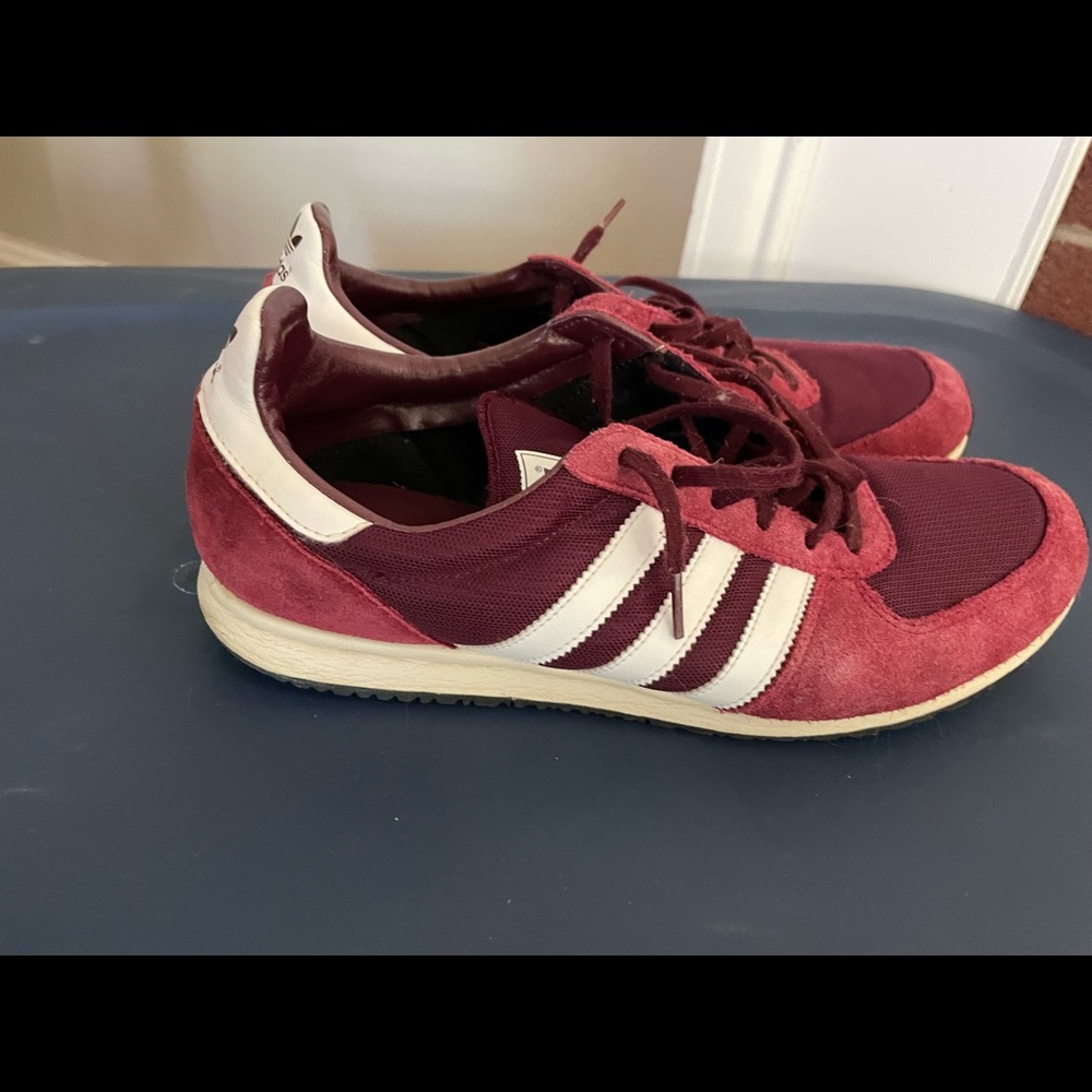 Men’s Adidas size 10 1/2 shoes